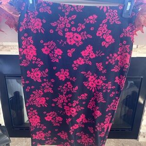 Zara Black and Pink Floral Pencil Skirt